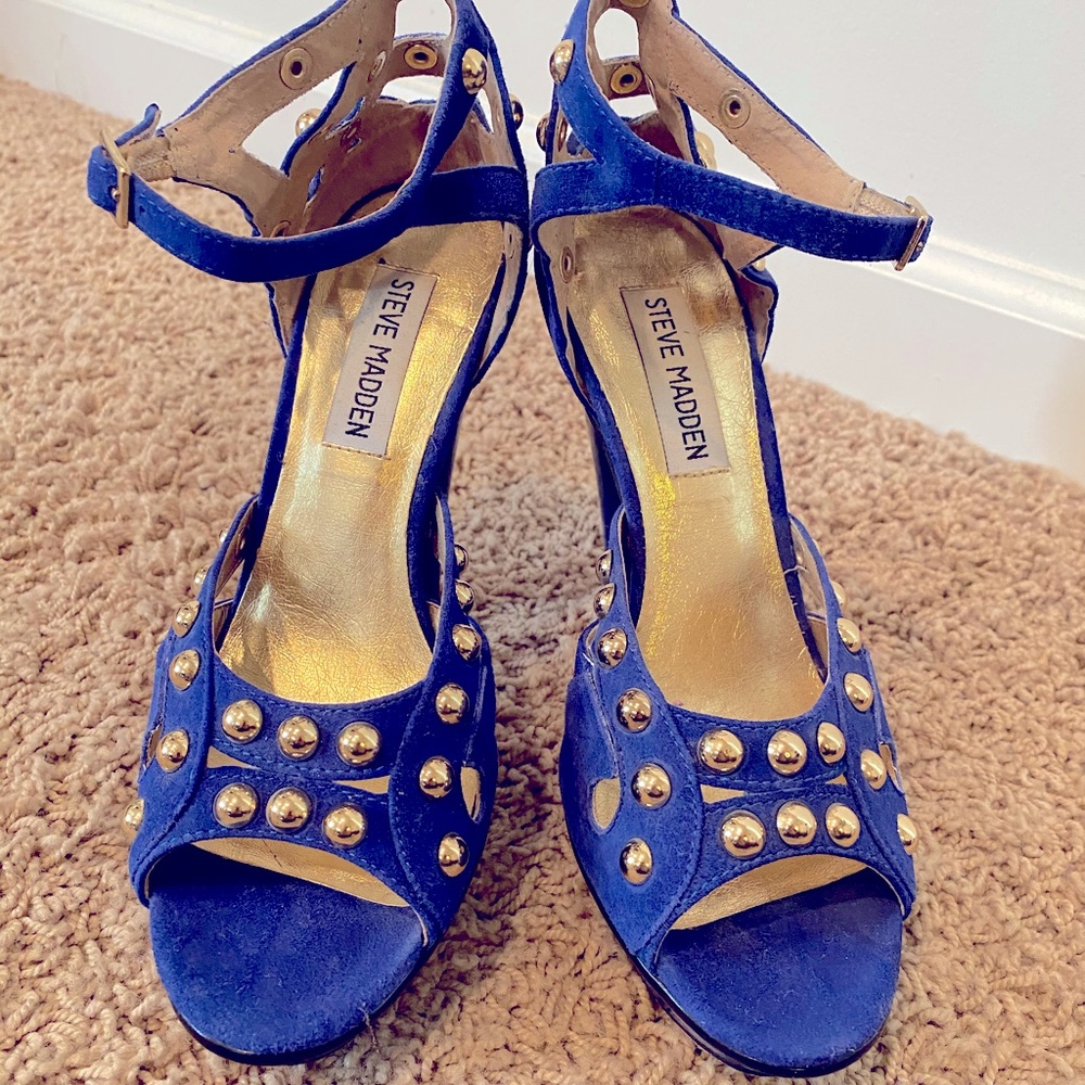 Steve Madden cobalt blue suede heels w/gold studs